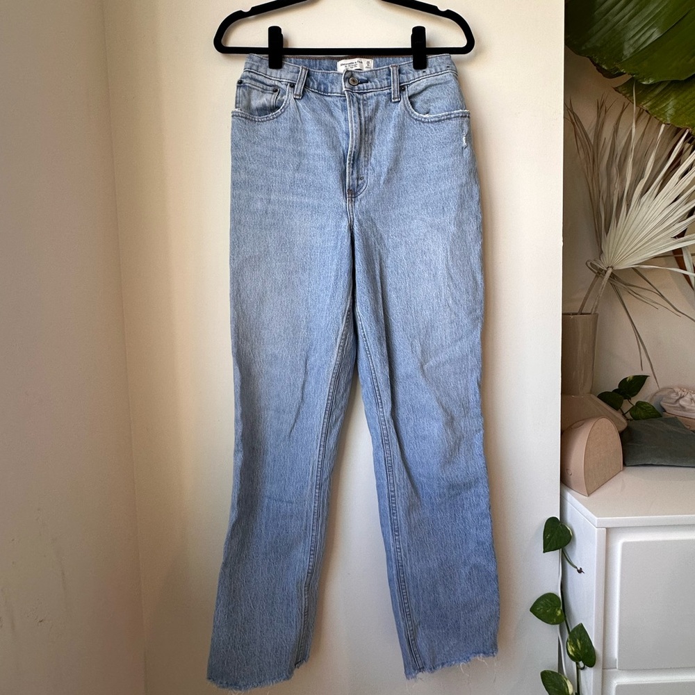 Abercrombie & Fitch The 90’s Straight Ultra High Rise Curve Love size 28